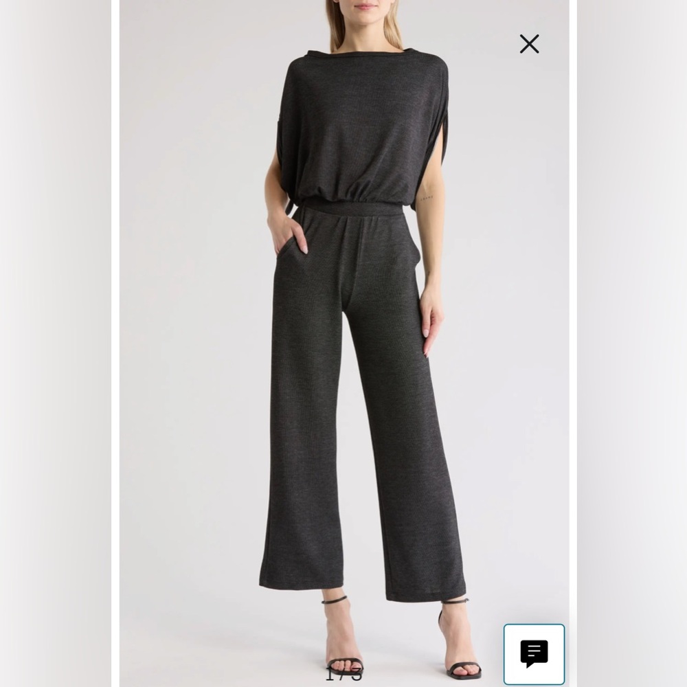 NWT- GO COUTURE Raglan Sleeve Jumpsuit, Two-Tone Black, size small